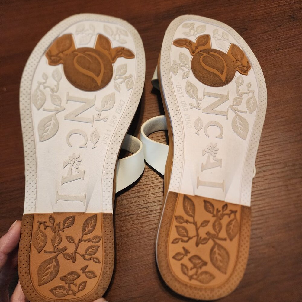 Women's White Strappy Slide Sandals - Picture 3 of 3